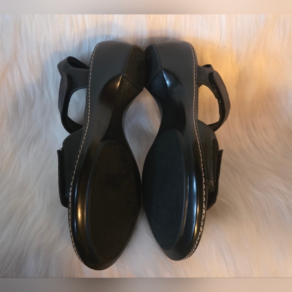 Rockport Classic Comfort Kitten Heel Genuine Leather Sandals (NWOT) - Picture 6 of 9